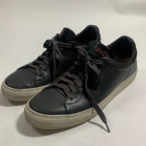 Good Man Brand Mens size 9 Low Top Sneaker Made in Italy Like New